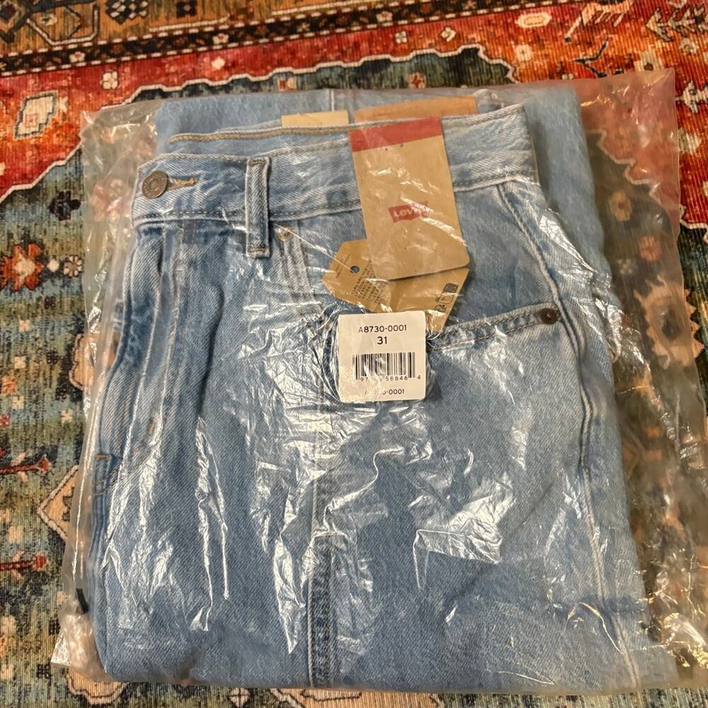SOLD - Levi's - Fit and Flare Skirt - size 31
